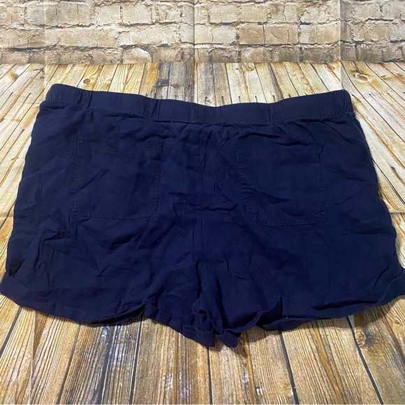 New York & Company Blue Cotton Linen Stretch Waist Cuffed Short - Picture 3 of 5